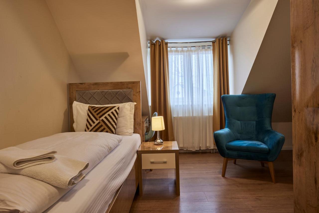 Hotel Isha フランクフルト エクステリア 写真