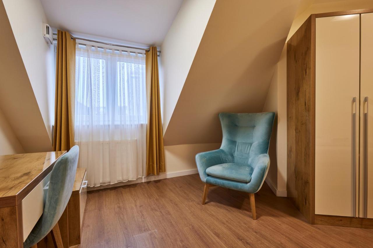 Hotel Isha フランクフルト エクステリア 写真