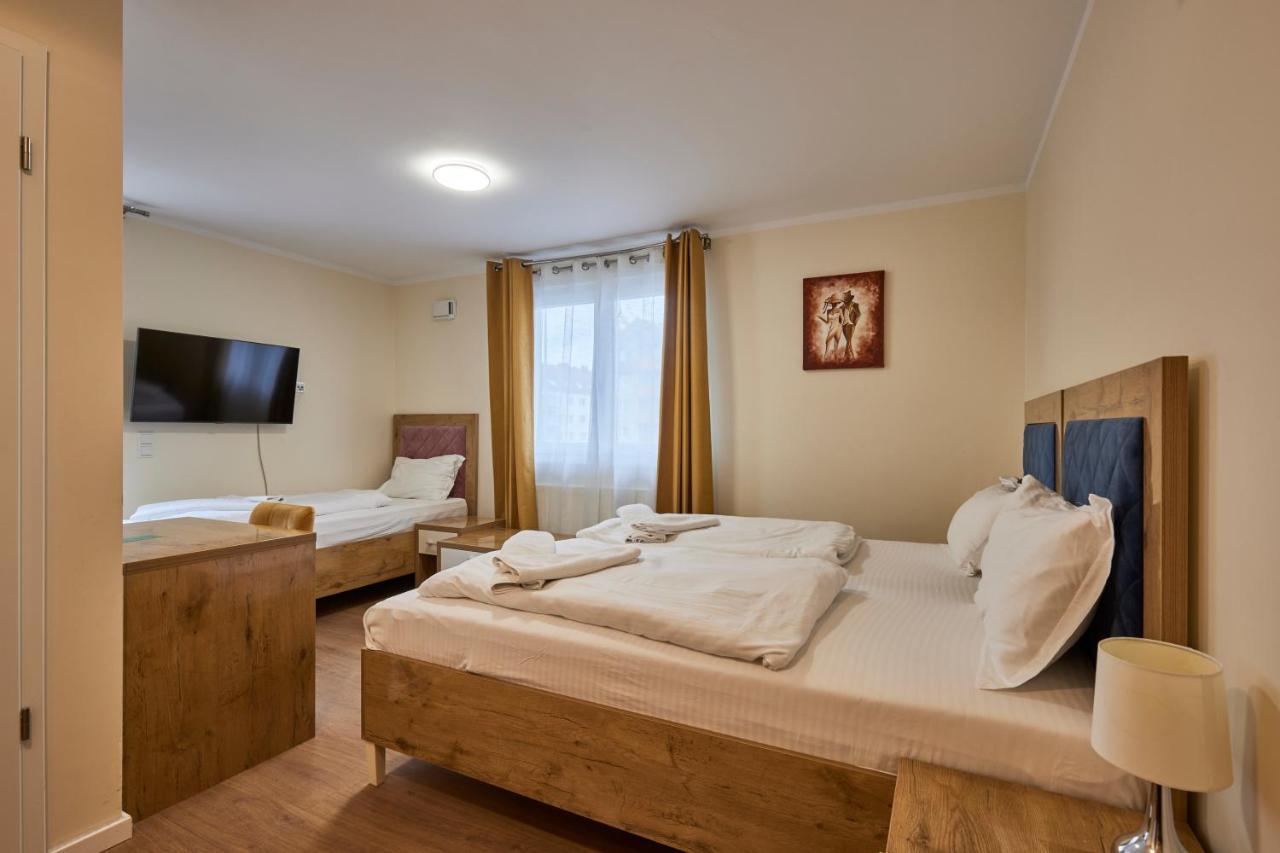 Hotel Isha フランクフルト エクステリア 写真