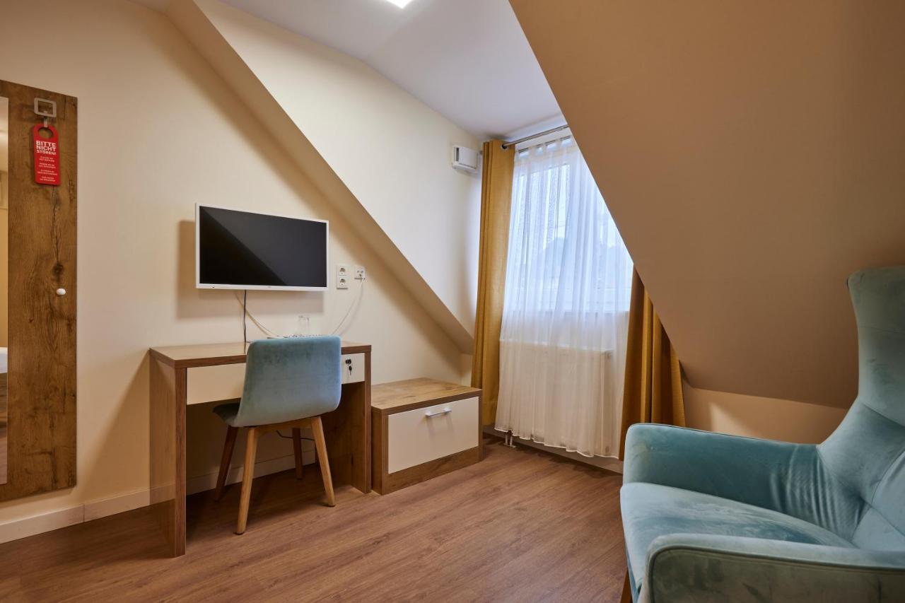Hotel Isha フランクフルト エクステリア 写真